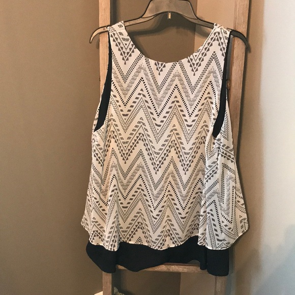 Fun tank top - Picture 3 of 3